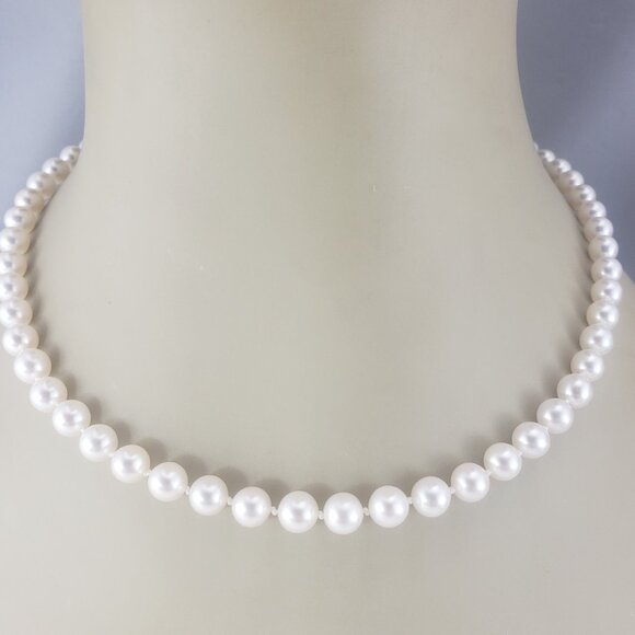 Akoya Cultured Pearl Necklace with 14K Yellow Gold Closure #19461 - Picture 10 of 12